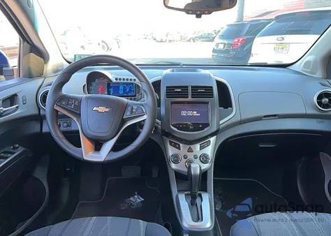 2014 Chevrolet Sonic Lt z USA, uszkodzony, nr VIN 1G1JC6SB0E4179954